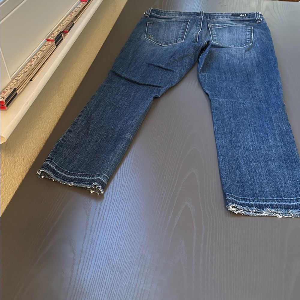 Kut from the Kloth Dark Blue Distressed Cropped Jeans Size 4P - Picture 2 of 6